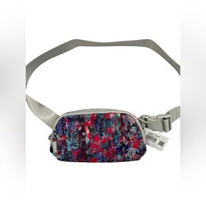 Lululemon Everywhere Belt Bag Multicolor Purple Floral LU9B48S NWT Beautiful